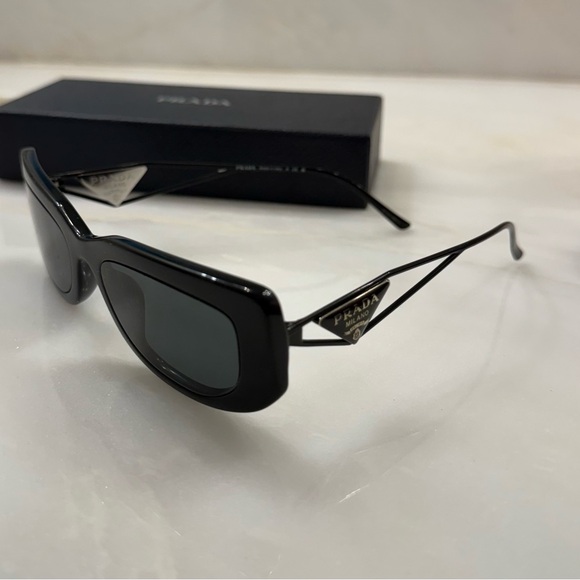 Prada PR 14YS Sunglasses - Picture 3 of 5